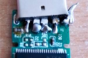 USB-Stecker verbogen