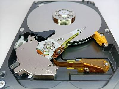 Geöffnete 3,5 Zoll SATA Festplatte